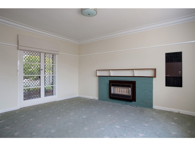 18 Pleasant Vale Crescent, Flora Hill VIC 3550