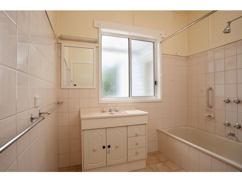 18 Pleasant Vale Crescent, Flora Hill VIC 3550