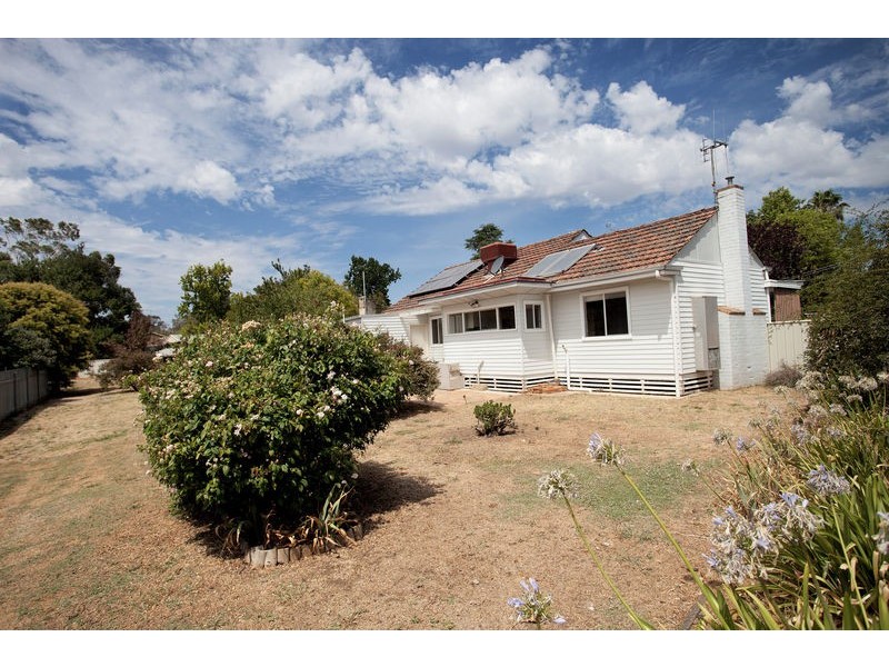 18 Pleasant Vale Crescent, Flora Hill VIC 3550