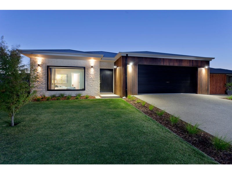 5 Illoura Place, Strathfieldsaye VIC 3551