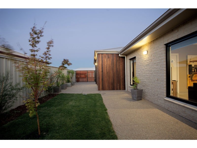 5 Illoura Place, Strathfieldsaye VIC 3551