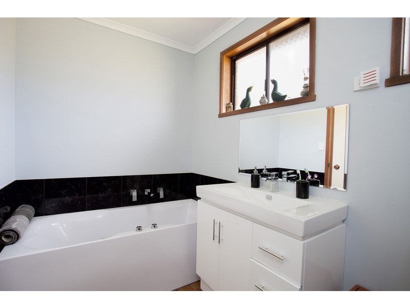 64 Green Street, California Gully VIC 3556