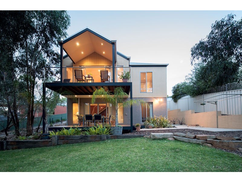 5 Joshua Court, Flora Hill VIC 3550