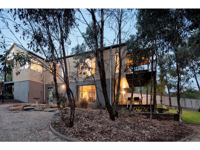 5 Joshua Court, Flora Hill VIC 3550