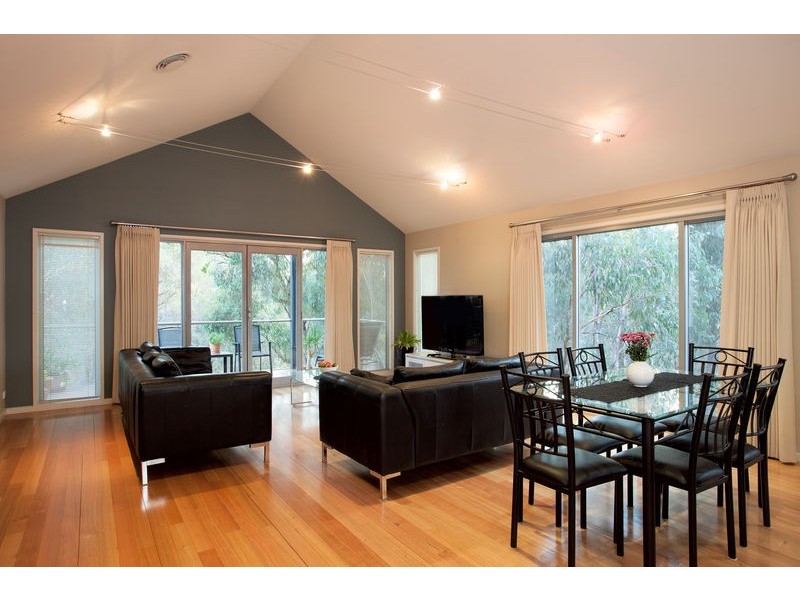 5 Joshua Court, Flora Hill VIC 3550