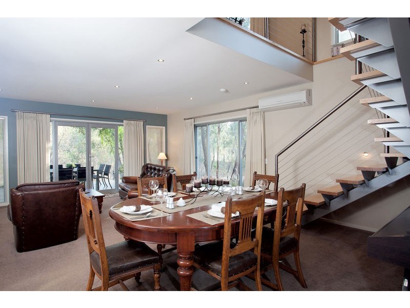 5 Joshua Court, Flora Hill VIC 3550