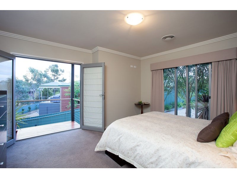 5 Joshua Court, Flora Hill VIC 3550