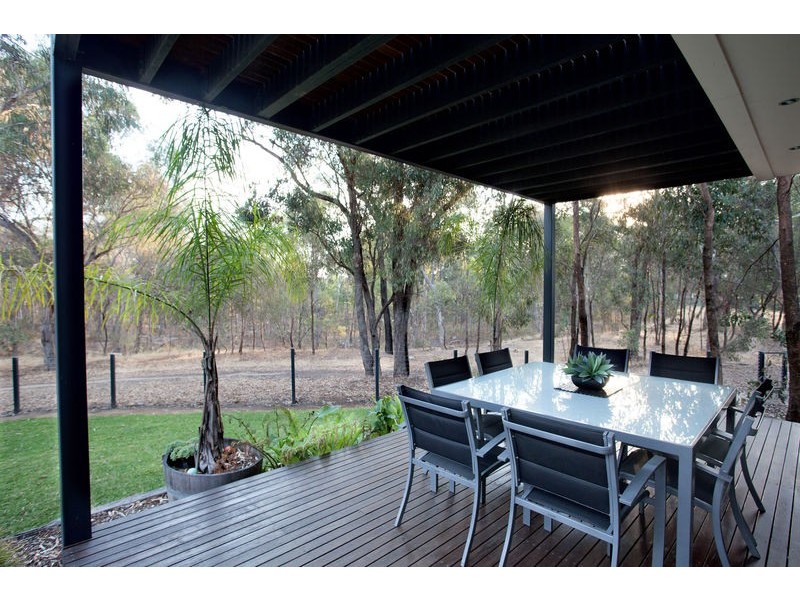 5 Joshua Court, Flora Hill VIC 3550