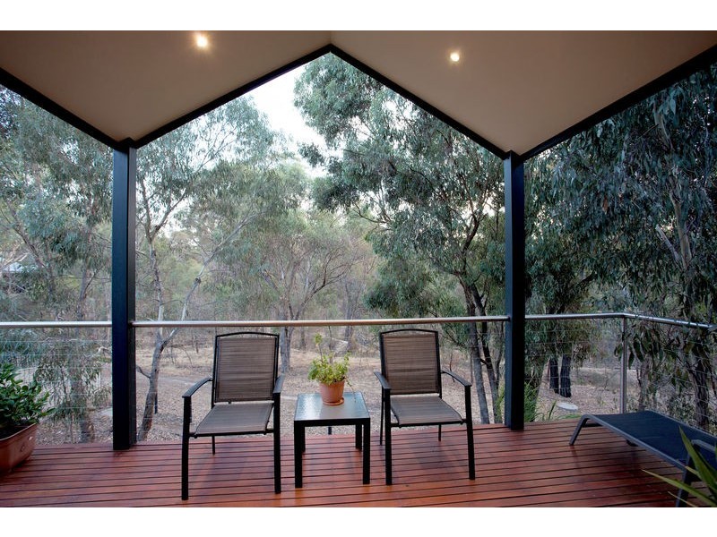 5 Joshua Court, Flora Hill VIC 3550