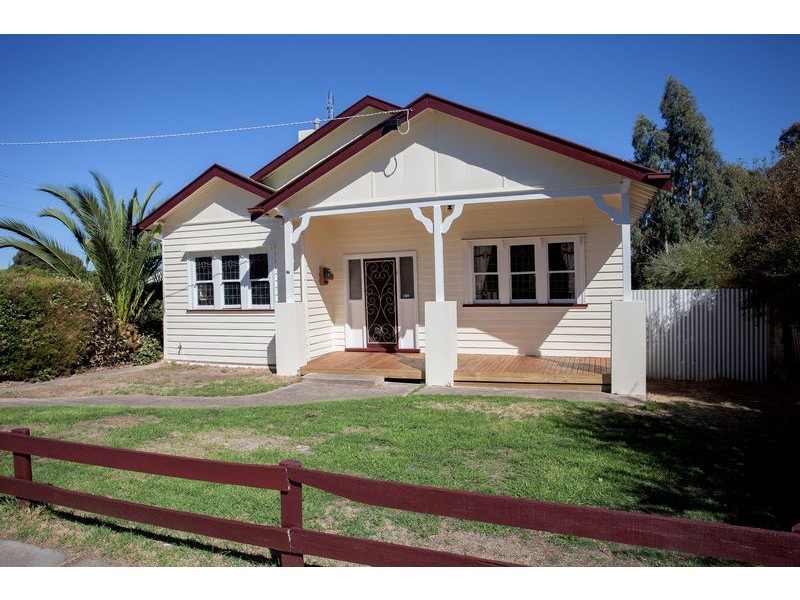 84 Somerville Street, Flora Hill VIC 3550