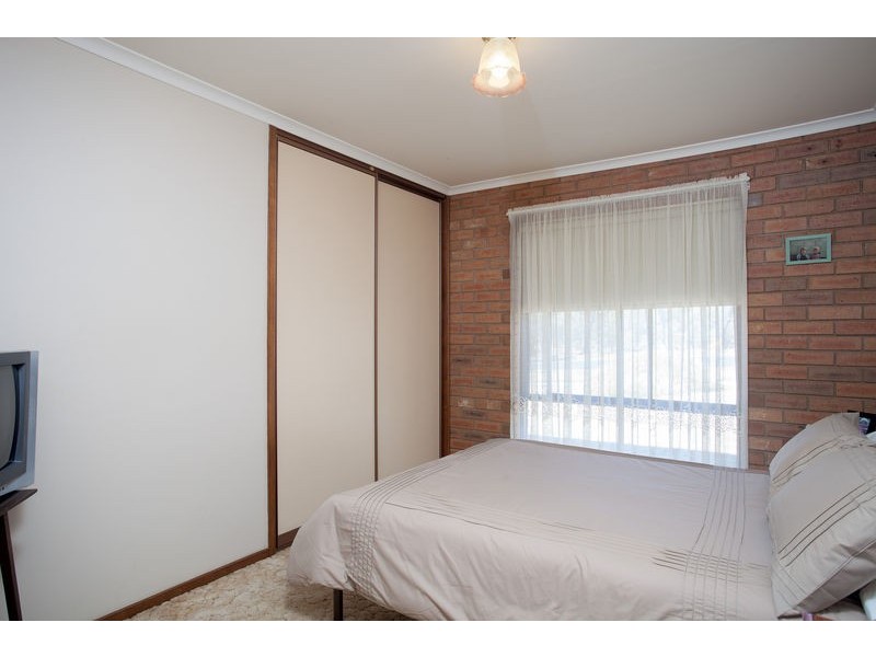 1/225 St Aidans Road, Kennington VIC 3550