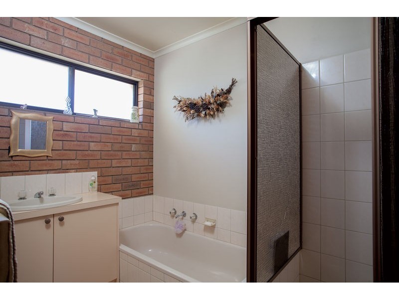 1/225 St Aidans Road, Kennington VIC 3550