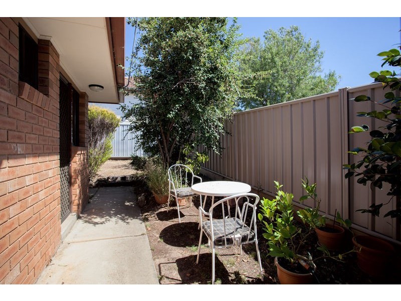 1/225 St Aidans Road, Kennington VIC 3550