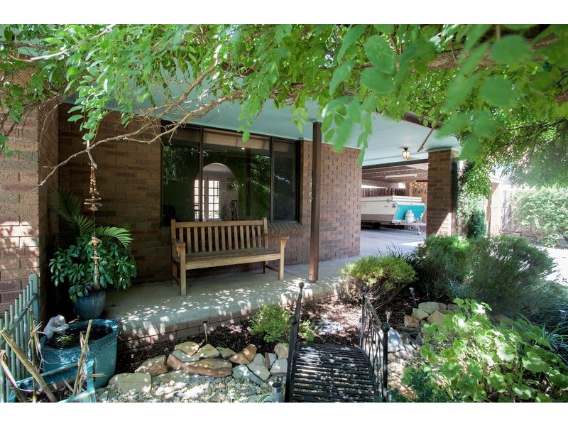 Gladstone Street, Quarry Hill VIC 3550