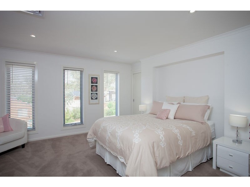 9 Tununga Circuit, Kangaroo Flat VIC 3555