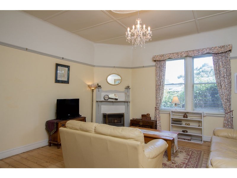 7 Carolin Street, Flora Hill VIC 3550