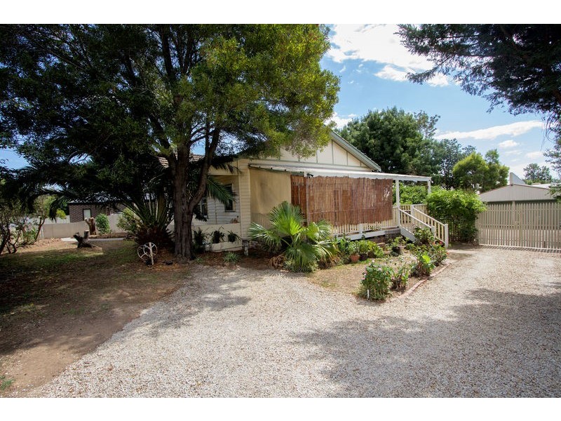 7 Carolin Street, Flora Hill VIC 3550