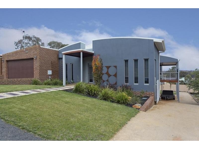 16 Barton Court, Flora Hill VIC 3550