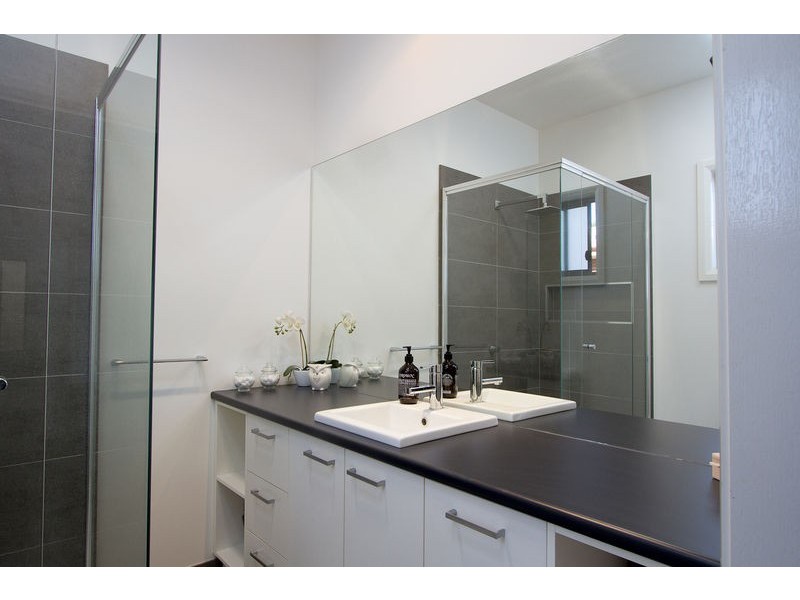 16 Barton Court, Flora Hill VIC 3550