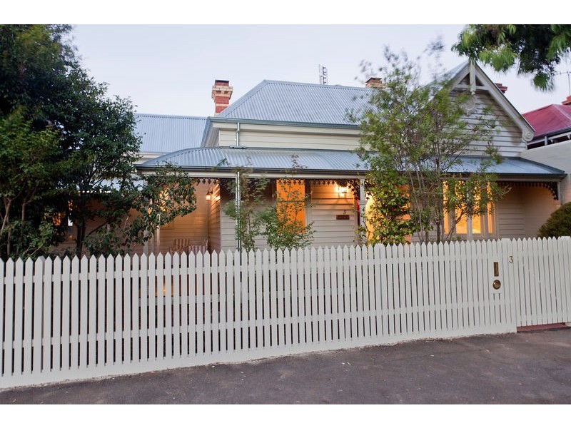 3 Brodie Street, Quarry Hill VIC 3550