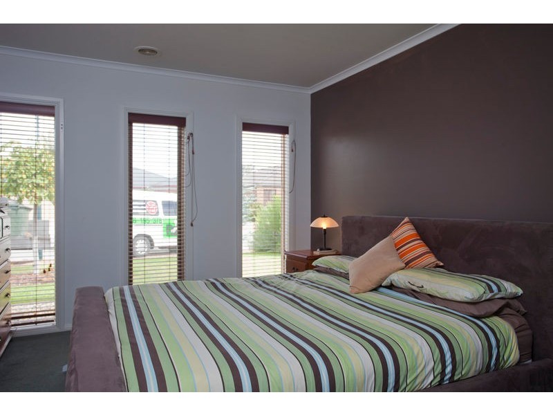 14 Dowker Street, Epsom VIC 3551