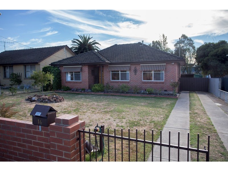 16 Kookaburra Avenue, North Bendigo VIC 3550