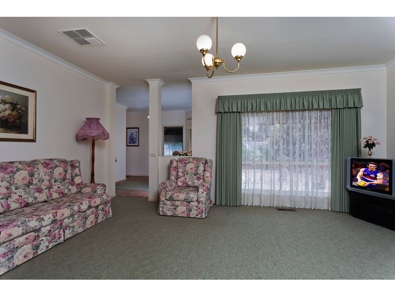 33 Butcher Street, Strathdale VIC 3550