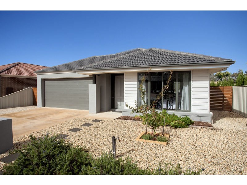 15 Cooba Drive, Epsom VIC 3551