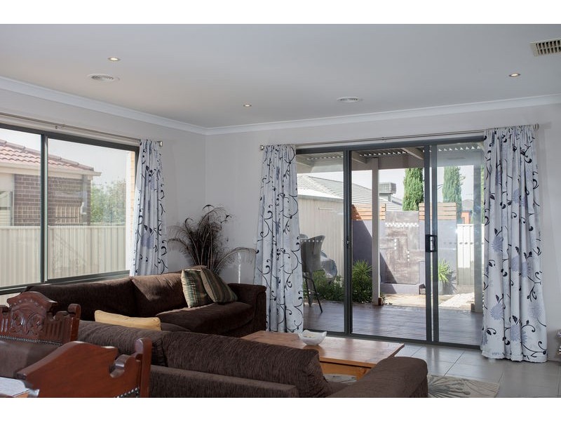 15 Cooba Drive, Epsom VIC 3551