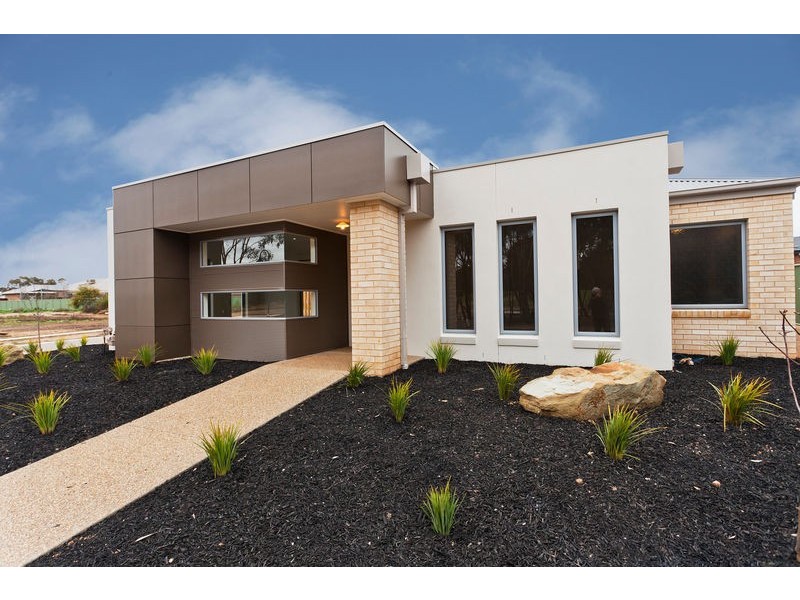 206 Inverness Street, Junortoun VIC 3551