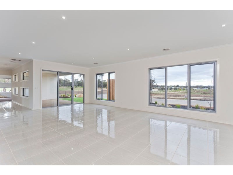 206 Inverness Street, Junortoun VIC 3551