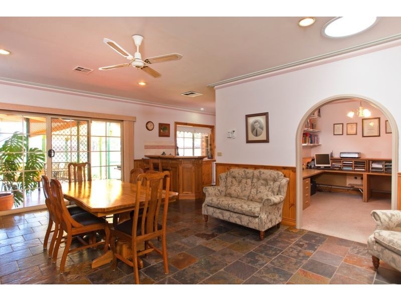 16 Greenwood Drive, Strathdale VIC 3550