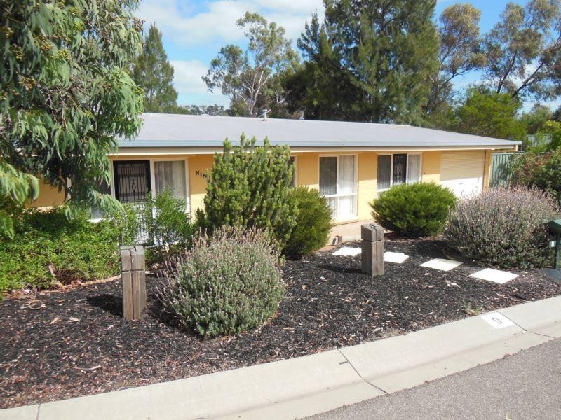 9 Oxford Street, Strathdale VIC 3550