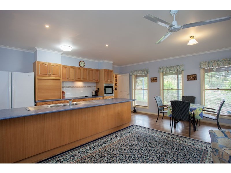 13 Leslie Place, Junortoun VIC 3551