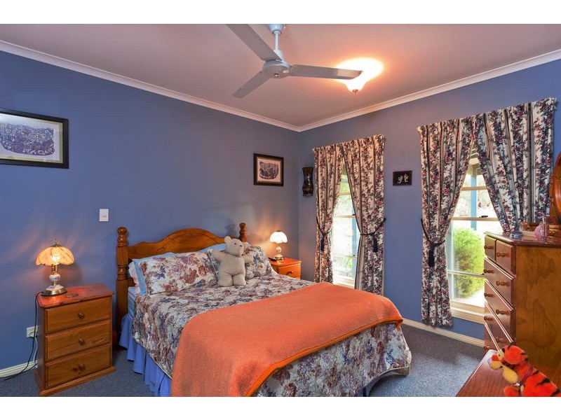 13 Leslie Place, Junortoun VIC 3551