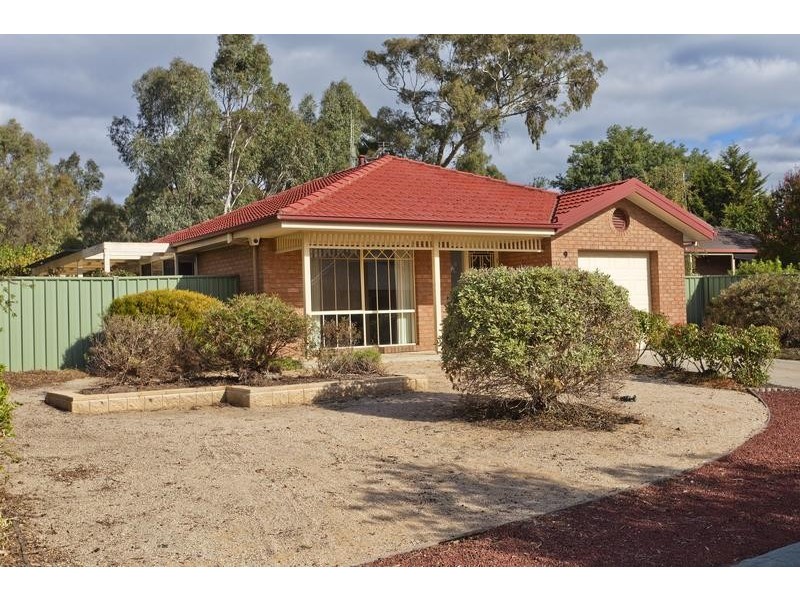 9 Oasis Gardens, Spring Gully VIC 3550