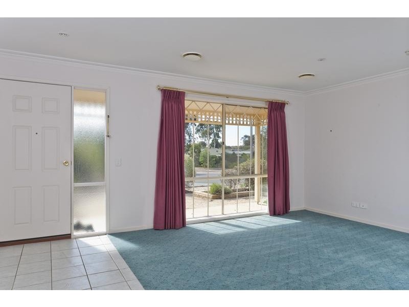 9 Oasis Gardens, Spring Gully VIC 3550