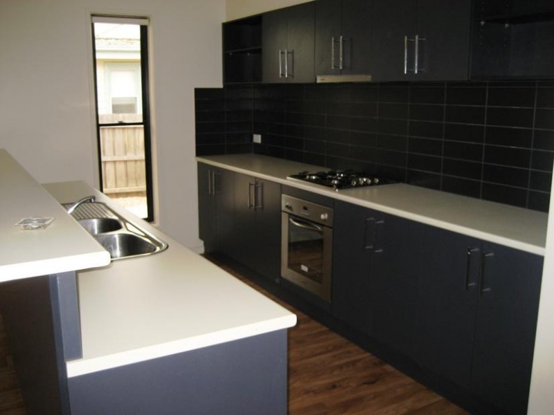 1/50 Hammer Street, Flora Hill VIC 3550