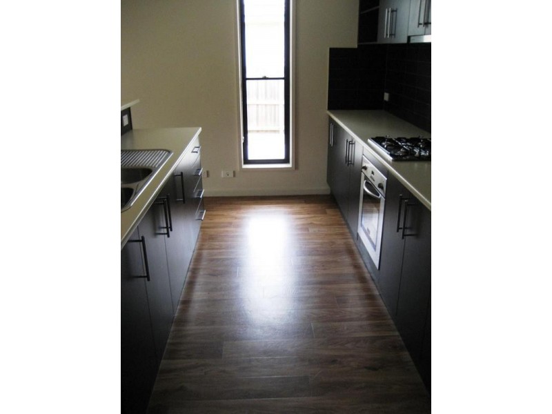 1/50 Hammer Street, Flora Hill VIC 3550