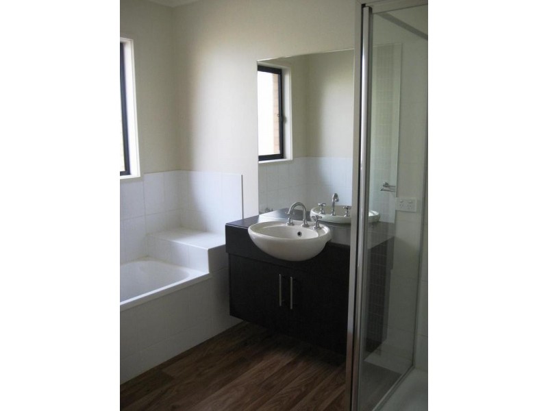 1/50 Hammer Street, Flora Hill VIC 3550