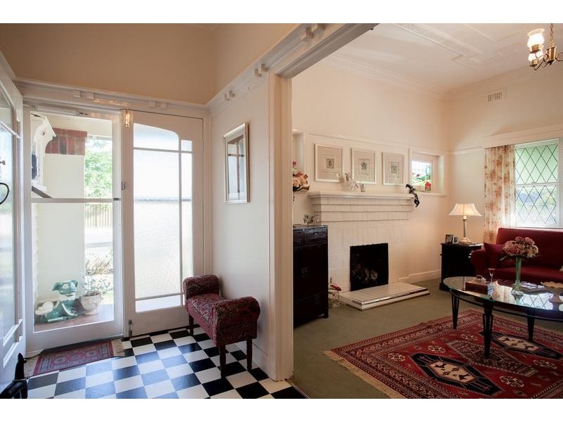 6 Dungey Avenue, Flora Hill VIC 3550