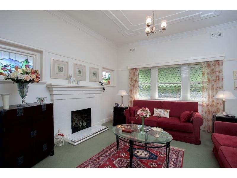 6 Dungey Avenue, Flora Hill VIC 3550