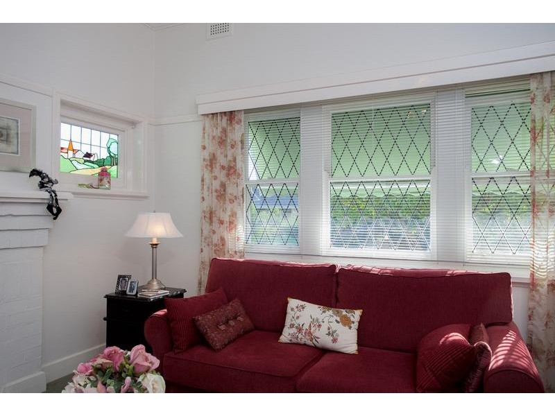 6 Dungey Avenue, Flora Hill VIC 3550