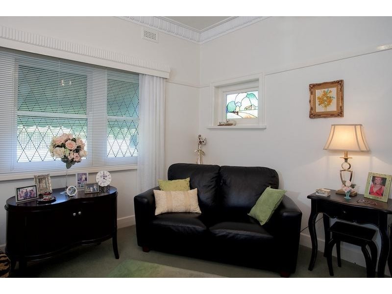 6 Dungey Avenue, Flora Hill VIC 3550