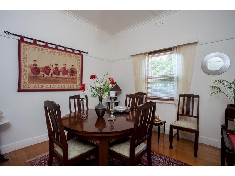 6 Dungey Avenue, Flora Hill VIC 3550