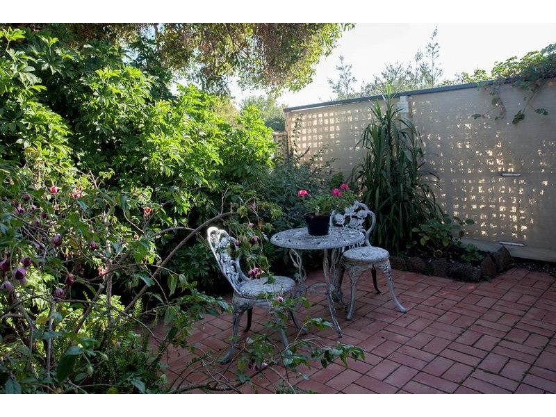 6 Dungey Avenue, Flora Hill VIC 3550