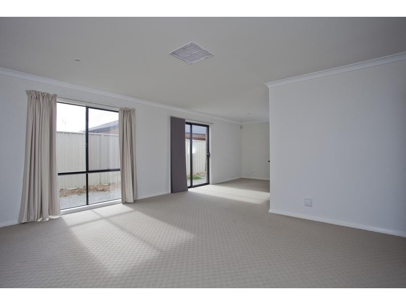 19 Oneill Court, Epsom VIC 3551