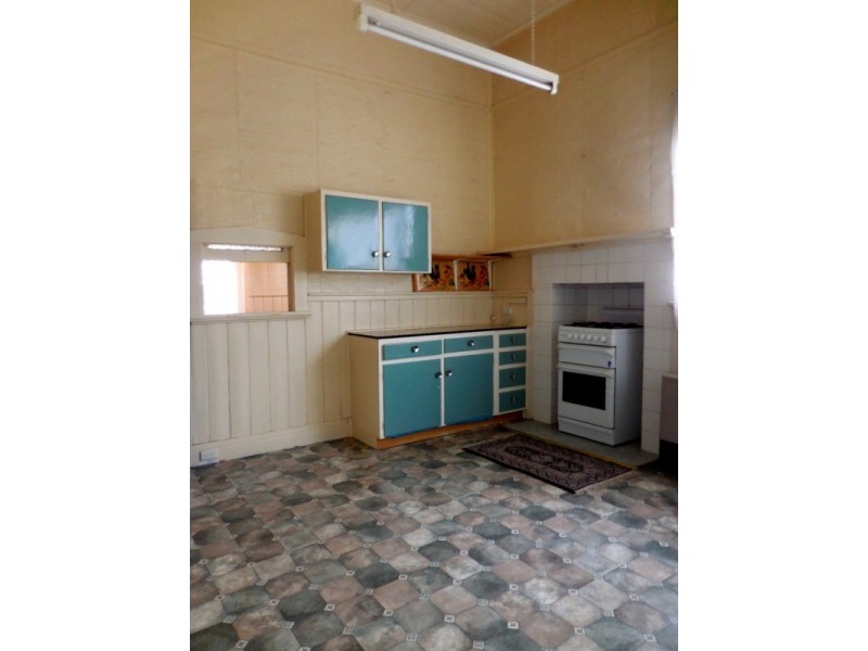 2 Station Street, Kangaroo Flat VIC 3555