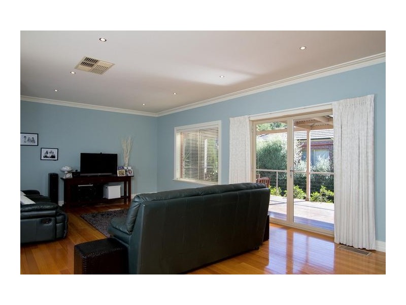 17 Wildwood Drive, Strathdale VIC 3550