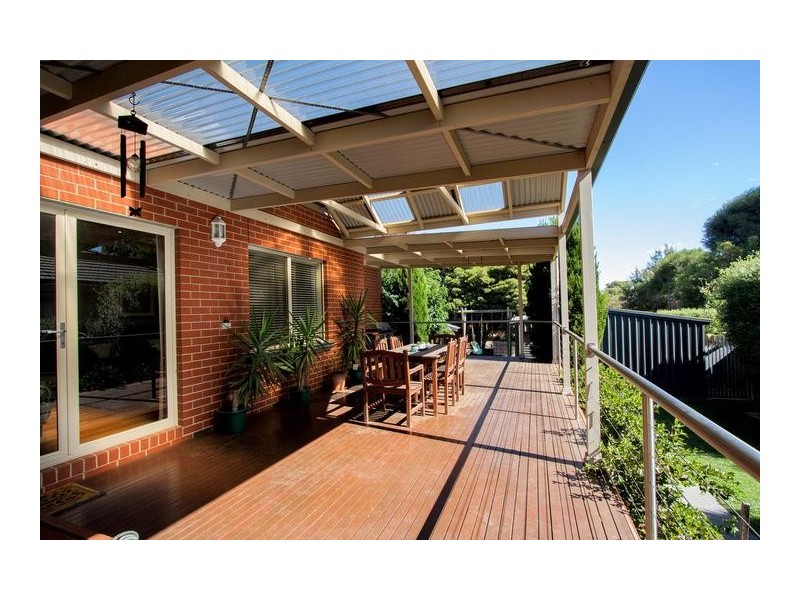 17 Wildwood Drive, Strathdale VIC 3550